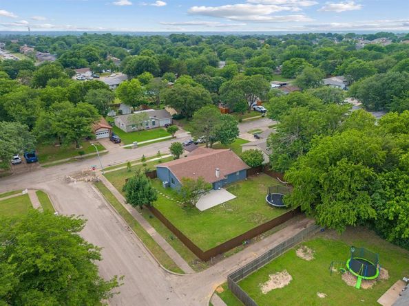 1413  Rockbrook Street , Lancaster Texas 75134