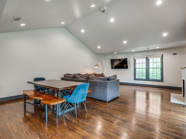 6922  San Mateo Boulevard , Dallas Texas 75223