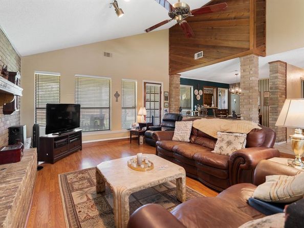 13103  Halwin Circle , Dallas Texas 75243