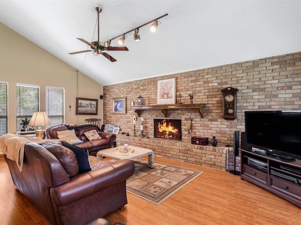 13103  Halwin Circle , Dallas Texas 75243