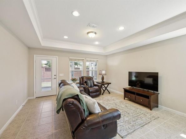 8000  Cool River Drive , Frisco Texas 75036
