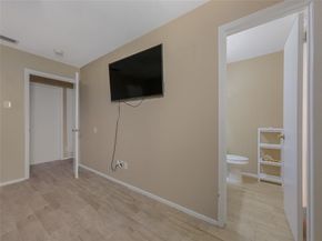 810  Pleasant Valley Road , Garland Texas 75040