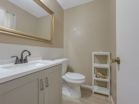 810  Pleasant Valley Road , Garland Texas 75040