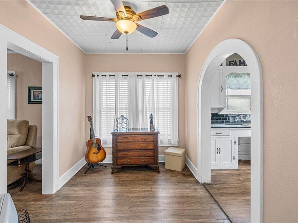 1505  Lincoln Avenue , Fort Worth Texas 76164