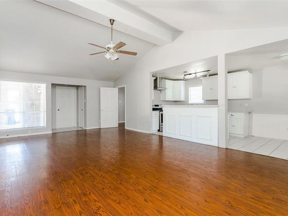 1018  Vegas Drive , Garland Texas 75042