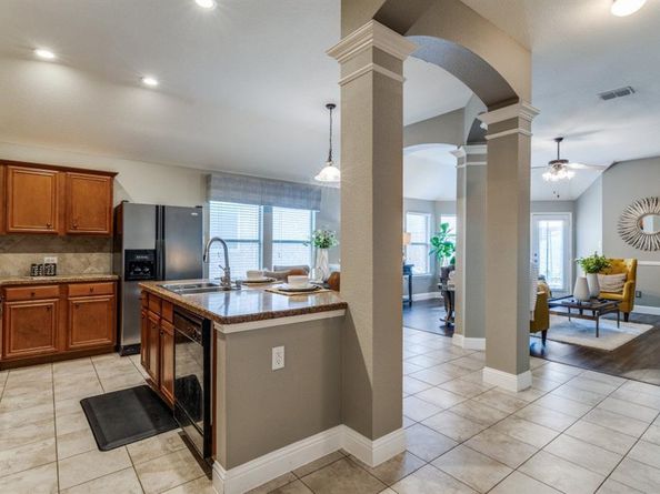 8929  Brook Hill Lane , Fort Worth Texas 76244