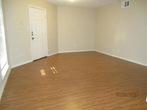 9823  Walnut Street  207, Dallas Texas 75243