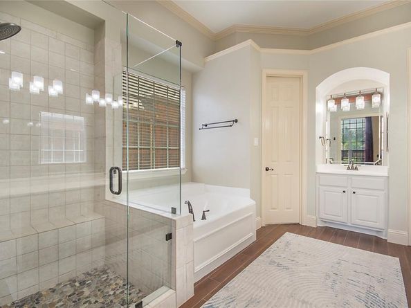 829  Oxford Court , Lewisville Texas 75056
