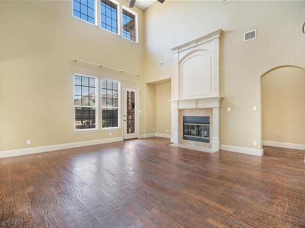 829  Oxford Court , Lewisville Texas 75056