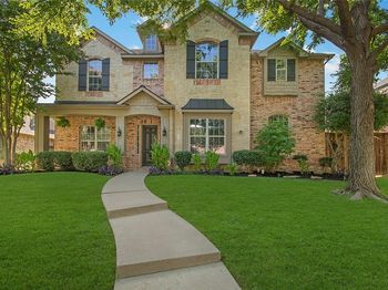 829  Oxford Court 