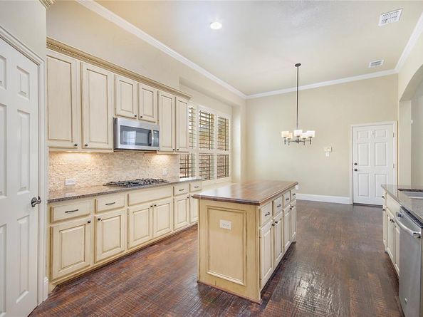 829  Oxford Court , Lewisville Texas 75056