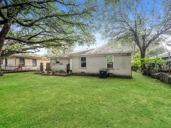 2155  Gaylord Drive , Dallas Texas 75227