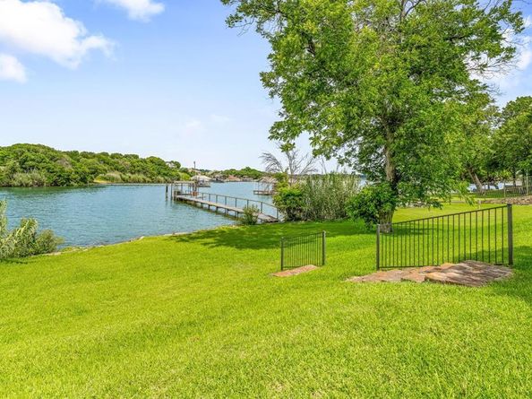 8960  Dickson Road , Fort Worth Texas 76179