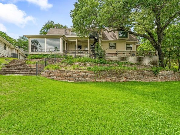 8960  Dickson Road , Fort Worth Texas 76179