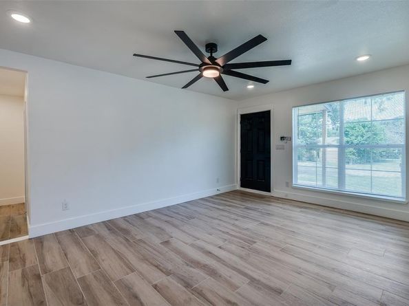 912  Duff Court , Fort Worth Texas 76112