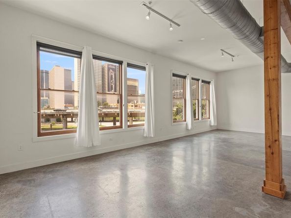 2502  Live Oak Street  236, Dallas Texas 75204