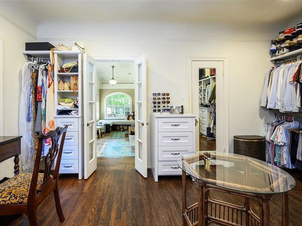6934  Hammond Avenue , Dallas Texas 75223