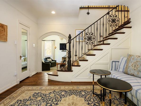 6934  Hammond Avenue , Dallas Texas 75223