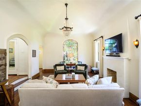 6934  Hammond Avenue , Dallas Texas 75223