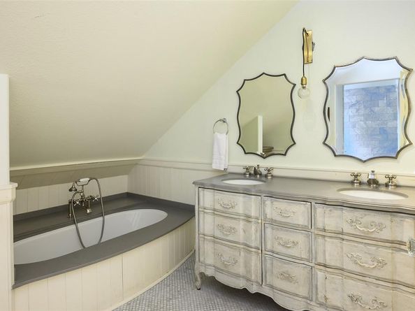 6934  Hammond Avenue , Dallas Texas 75223