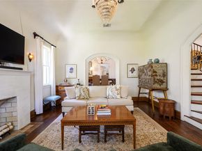 6934  Hammond Avenue , Dallas Texas 75223