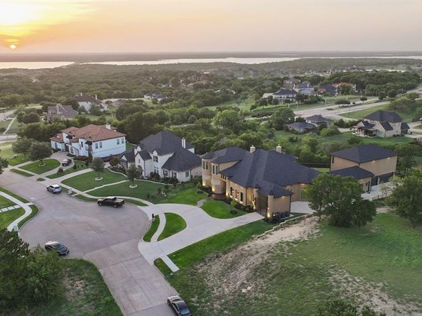 2621  Whispering Oaks Cove , Cedar Hill Texas 75104