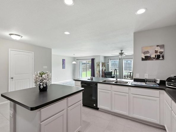 5517  Las Lomas Lane , Denton Texas 76208