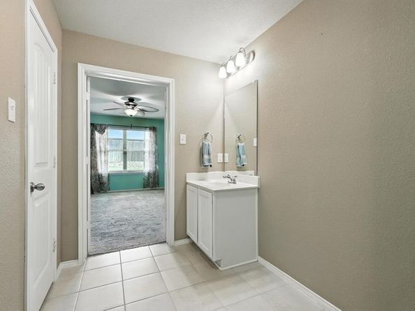 5517  Las Lomas Lane , Denton Texas 76208