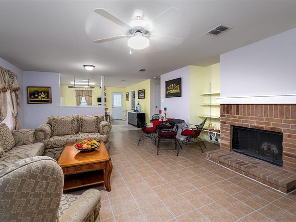 807  Wild Prairie Drive , Arlington Texas 76002
