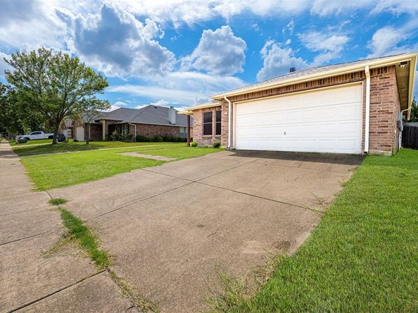 807  Wild Prairie Drive , Arlington Texas 76002