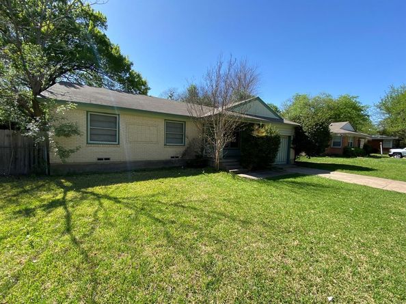 1925  Hilltop Drive , Garland Texas 75042