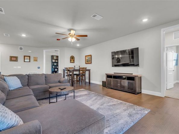 1735  Wittington Place  2302, Farmers Branch Texas 75234