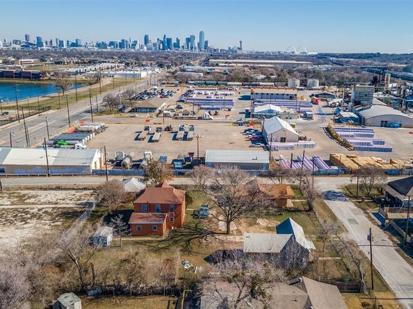 2909  Manila Road , Dallas Texas 75212