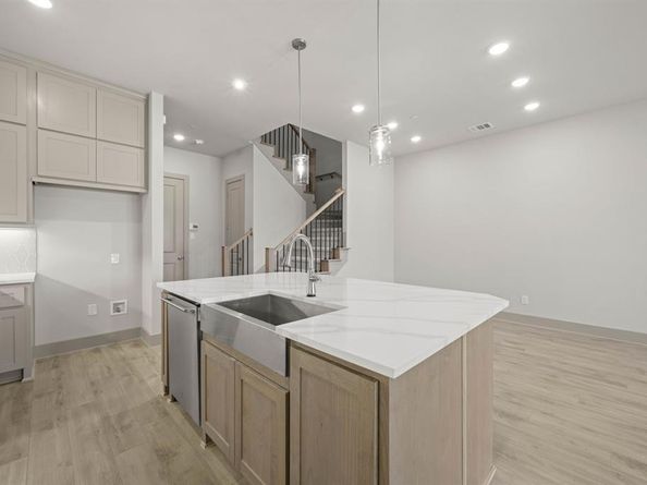 1832  Wittington  , Farmers Branch Texas 75234