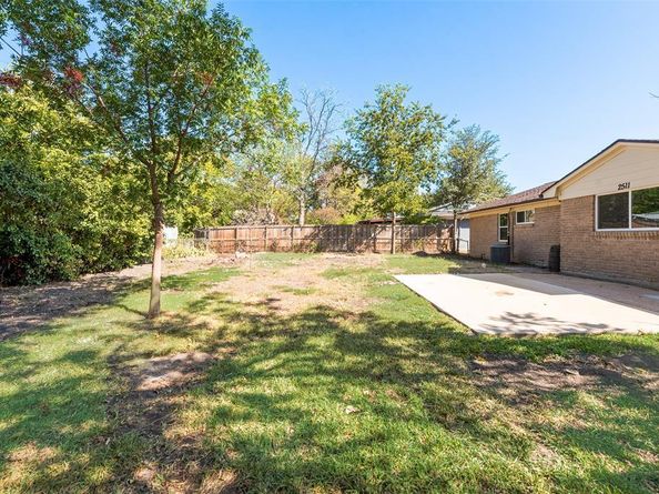2511  Larchmont Drive , Mesquite Texas 75150