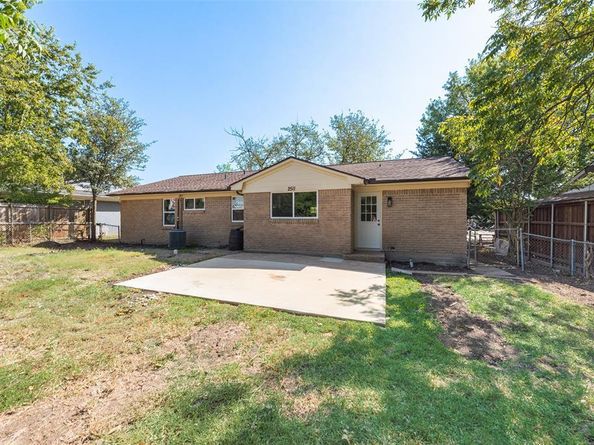2511  Larchmont Drive , Mesquite Texas 75150