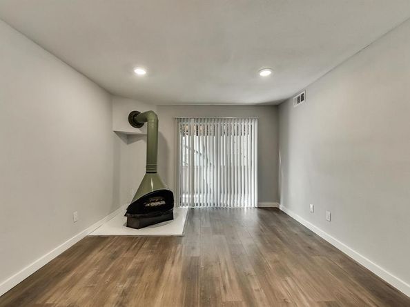 4327  Holland Avenue  205, Dallas Texas 75219