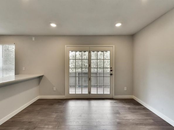 4327  Holland Avenue  205, Dallas Texas 75219