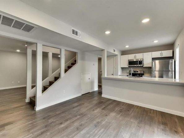 4327  Holland Avenue  205, Dallas Texas 75219