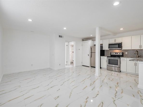 4327  Holland Avenue  205, Dallas Texas 75219