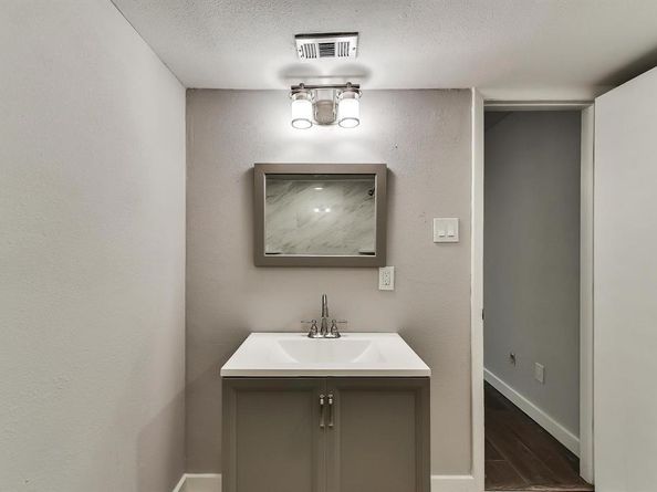 4327  Holland Avenue  205, Dallas Texas 75219