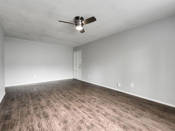 4327  Holland Avenue  205, Dallas Texas 75219