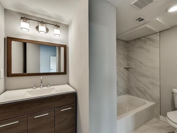 4327  Holland Avenue  205, Dallas Texas 75219