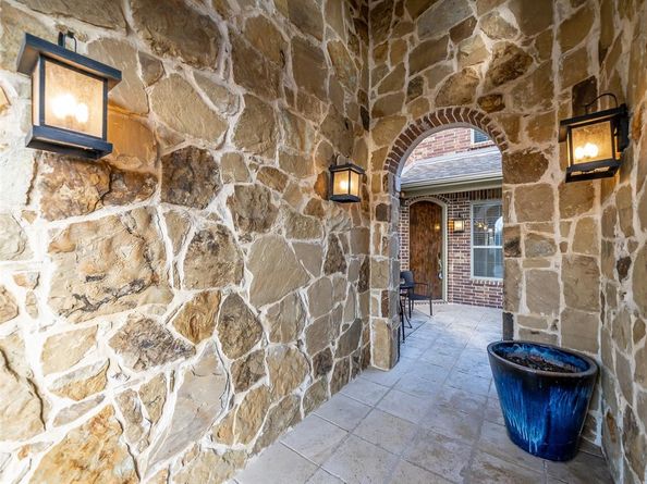 2805  Walnut Creek Lane , The Colony Texas 75056