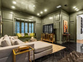 3802 S Versailles Avenue , Dallas Texas 75209