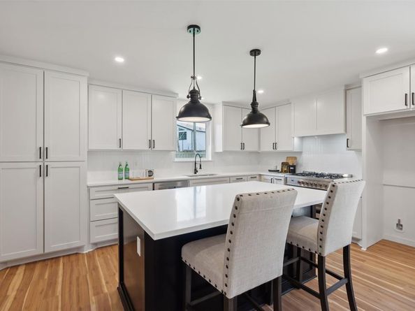 9905  Glenrio Lane , Dallas Texas 75220