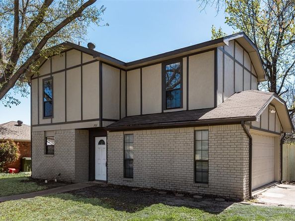 702  Middle Glen Drive , Garland Texas 75043