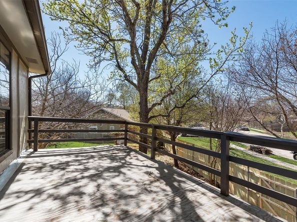702  Middle Glen Drive , Garland Texas 75043