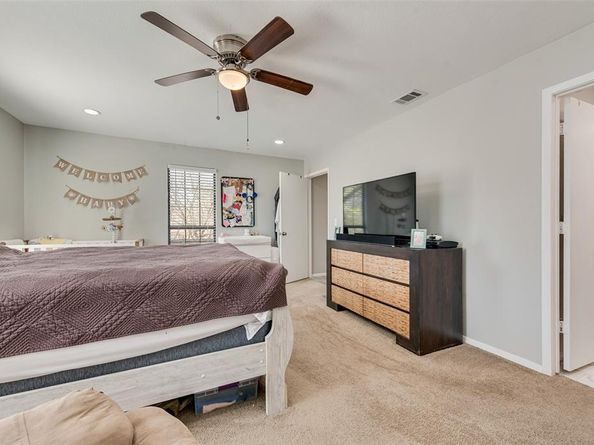 702  Middle Glen Drive , Garland Texas 75043