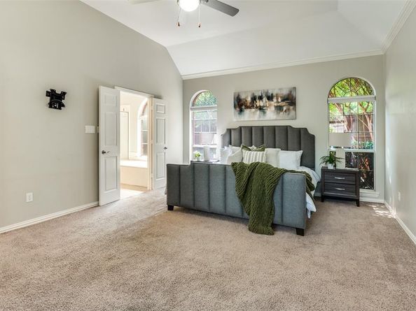 3840  Azure Lane , Addison Texas 75001